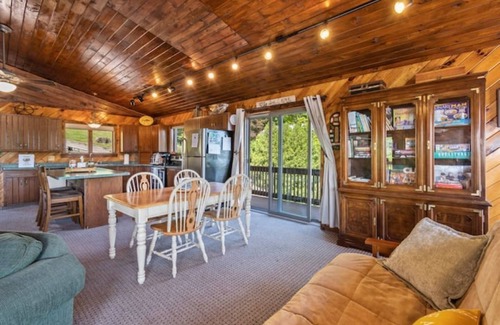 Wolcott House | Unforgettable Overwater Lake House on Sodus Bay, Ontario