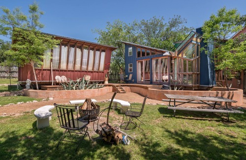 Spicewood House | Eco-Friendly Lakefront Cabin with Kayaks & Yoga Retreat