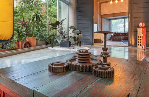 Las Lomas I Apartment | Unique Location, Artistic Spacious Loft Poblado