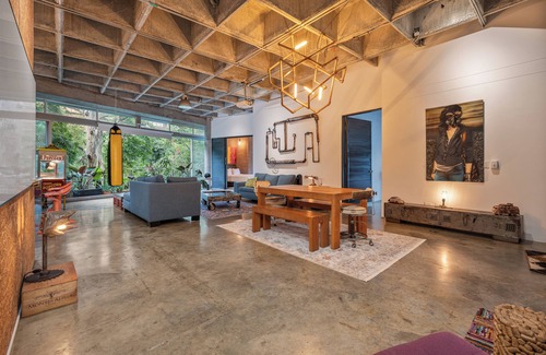 Las Lomas I Apartment | Unique Location, Artistic Spacious Loft Poblado