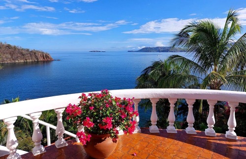 Playa Flamingo House | Idyllic Spanish Villa with Private Pool and Spa Retreat