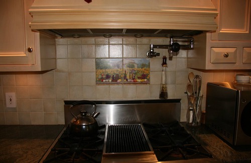 Lake Street Condo | Idyllic Stay on a Secluded Street Near the Presidio