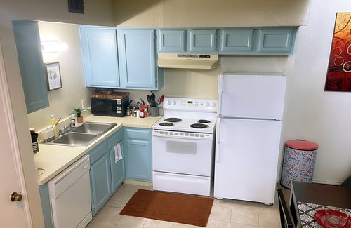 Garland Apartment | Stylish Loft Retreat Near Downtown Dallas: Food & Shops Close