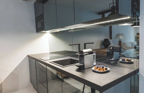 Centro Apartment | Unique Loft in Malasaña: Pet-Friendly Retreat Awaits