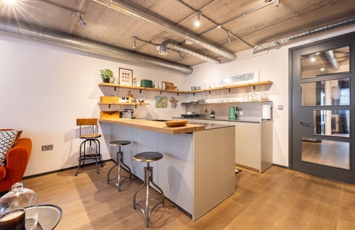 Waterloo Apartment | Stylish Loft Apartment in Central London - Guest Rated 10/10