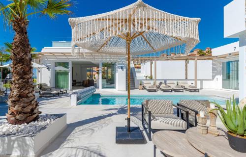 Mijas House | Exclusive Villa with Heated Pool, Gym & Oceanfront Views