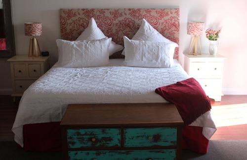 Earlston Bed & Breakfast | Unique Farmstay with Ocean View & Inviting Pool