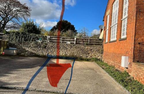 Brackley House | Remarkable Old Auction House: Family-Friendly Retreat