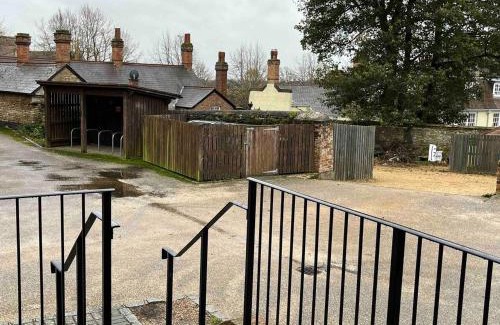 Brackley House | Remarkable Old Auction House: Family-Friendly Retreat