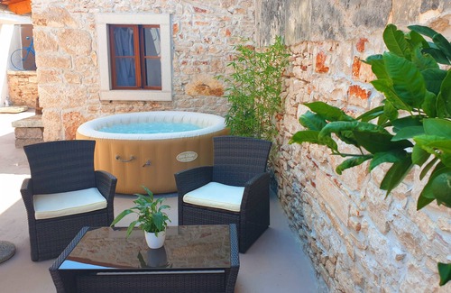 Jadreski House | Unique Old renovated Istrian house, 4+1 persons