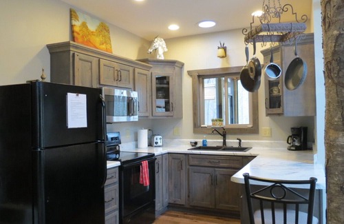 Ellijay Cabin | Discover Unique Oliver Creek Cabin: WiFi, Hot Tub & Hiking