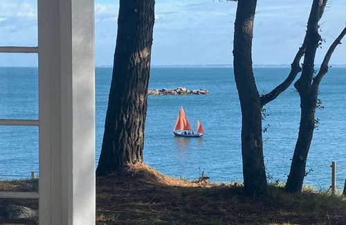 Noirmoutier-en-l'Ile Villa | Panoramic Sea Views with Private Beach Access Await You