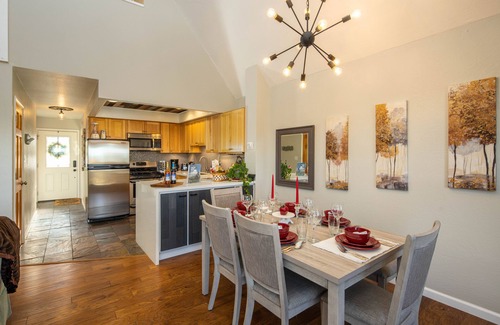 Reno House | Dog-Friendly Mountain Retreat with King Bed & Breathtaking Views