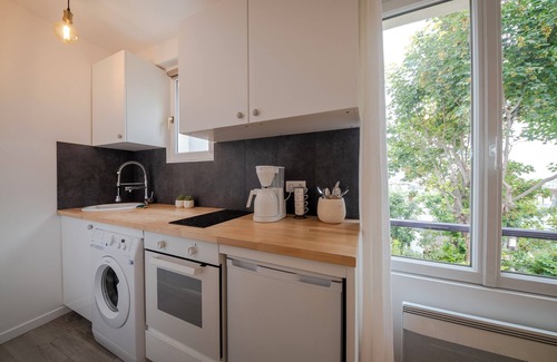 Clignancourt Apartment | Romantic 1Br Apartment with Breathtaking Paris Skyline Views