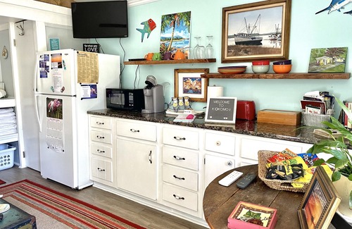 Folly Beach Cottage | Romantic Beach Cottage Steps from Folly Beach & Charleston