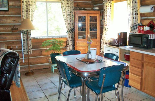 Jardine House | Rustic Log House in Jardine, Montana - Guest Rated 10/10