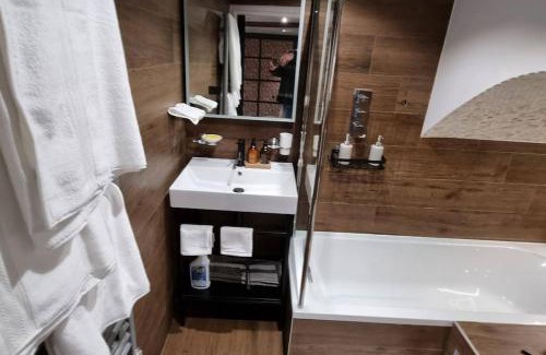 Frome Apartment | Exceptional Hotel in the Heart of Frome: Child-Friendly Stay