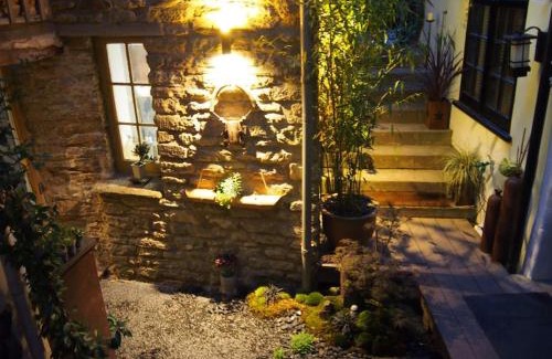Frome Apartment | Exceptional Hotel in the Heart of Frome: Child-Friendly Stay