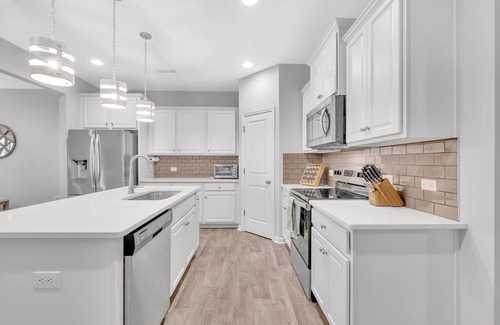 Charlotte House | Unique House in Charlotte - Close to UNCC & PNC Pavilion