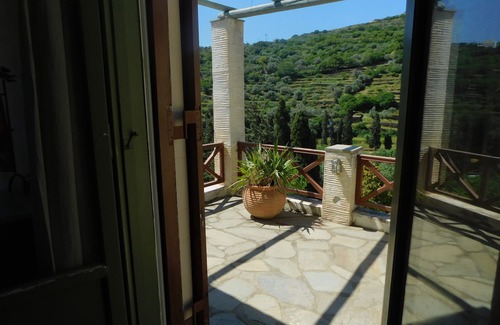 Ormos Korthiou Villa | Quaint Stone Farm House with Breathtaking Ocean Views
