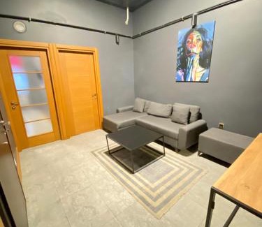Kadikoy Apartment | Unique Suite by the Kadıköy Seaside - Pet & Child Friendly