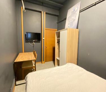 Kadikoy Apartment | Unique Suite by the Kadıköy Seaside - Pet & Child Friendly