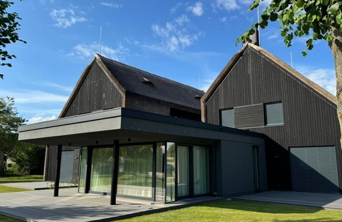 Muritz House | Unique thatched-roof house for 2 to 18 people just 10 minutes from Fleesensee