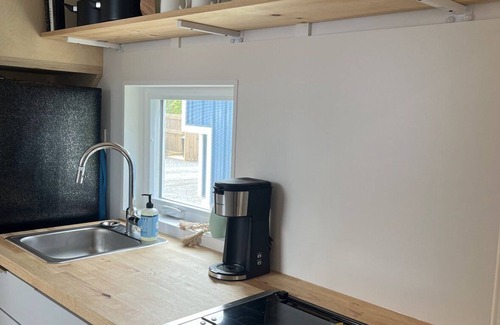 Perry Apartment | Discover a Unique Tiny Home Experience by the Ocean