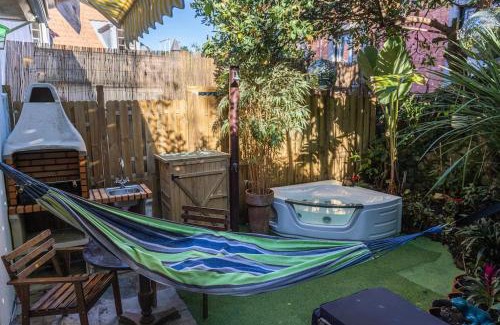 Sintra House | Unique Tiny Smart Home with Private Garden, Jacuzzi, PS5, Cinema Projector - Sintra WOW