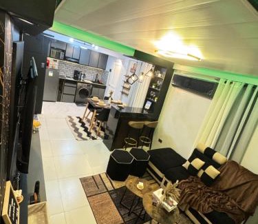 Tanza House | Unique Vibes Staycation