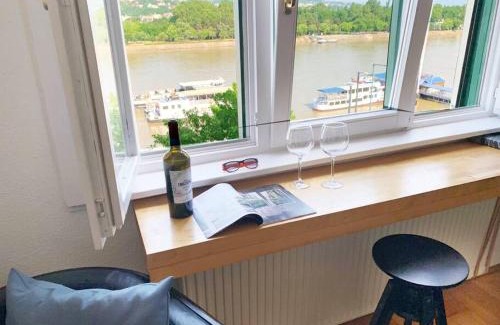 Ujlipotvaros Apartment | Scenic Views of Danube and Buda Hills Near Margaret Island