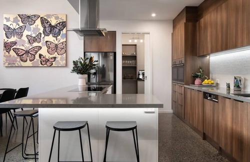 Hepburn House | Discover Villa Amore: Hot Swim Spa Retreat in Daylesford