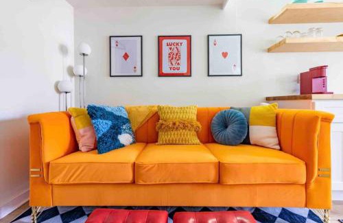 Central East Austin Apartment | Unique Vintage Vibes - Cozy Tiny Home close to UT