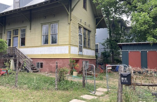 Central East Austin Apartment | Stylish Walk-Out Studio Near SXSW - Rated 9.8/10