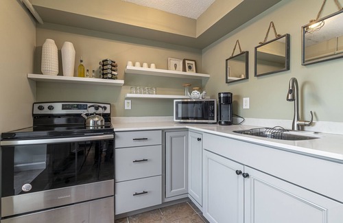 Carbondale Apartment | Experience The Old Water Dept! Near SIUC - 10/10 Rating