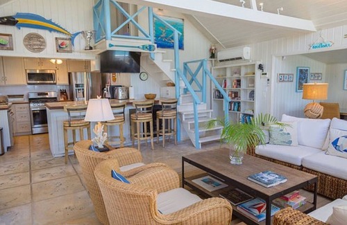 Dunmore Town House | Idyllic Waterfront Retreat on Harbour Island with Private Dock