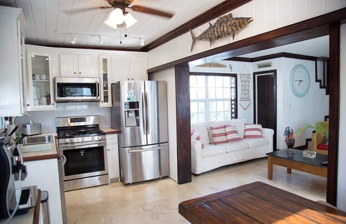 Dunmore Town House | Idyllic Waterfront Retreat on Harbour Island with Private Dock