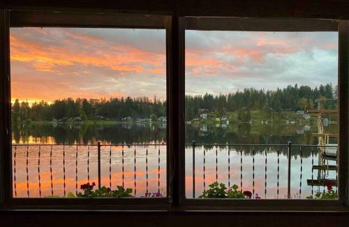 Eatonville House | Charming Waterfront Cottage 34 Mi From Mt Rainier