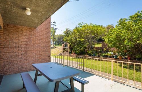 Narooma Apartment | Charming Unit 1 at Harrington Road: Family-Friendly Stay