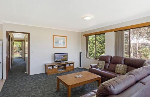 Narooma Apartment | Charming Unit 1 at Harrington Road: Family-Friendly Stay