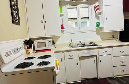 Niagara Falls Apartment | Cozy 2 Bedroom Apartment Steps from Niagara Falls