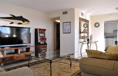 Ocean Grove Terrace Condo | Oceanside Retreat: 2Bd Condo with Beach Deck & Ocean View