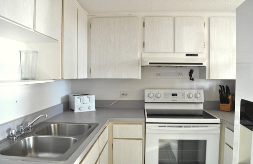 Ocean Grove Terrace Condo | Oceanside Retreat: 2Bd Condo with Beach Deck & Ocean View