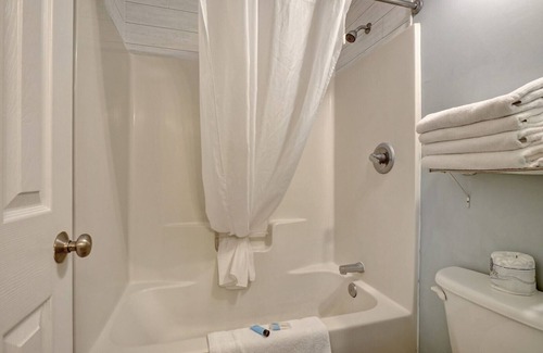 Surf City Hotel | Perfect Oceanfront Stay at Unit 104D, Tiffany's Motel