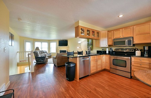 Birchwood Condo | Cozy 2 Bedroom Condo with Pool and Spa Amenities