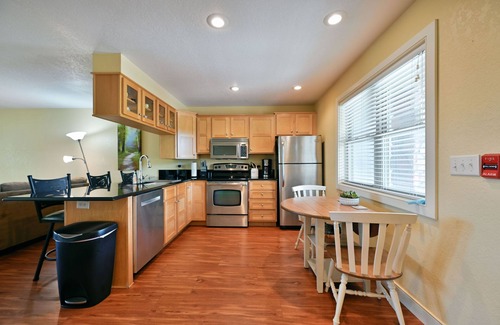 Birchwood Condo | Cozy 2 Bedroom Condo with Pool and Spa Amenities