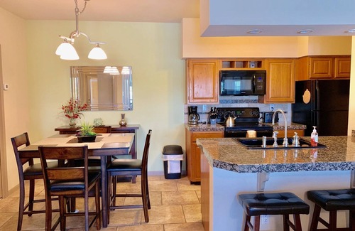 Lago Vista Condo | Scenic Unit 1101: Lake View, Pool & Spa Retreat