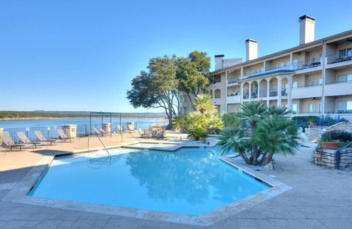 Lago Vista Condo | Scenic Unit 1101: Lake View, Pool & Spa Retreat