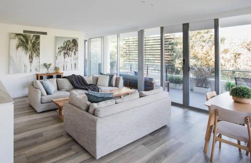 Casuarina Apartment | Beachfront Penthouse with Pool & Hot Tub at Cotton Beach
