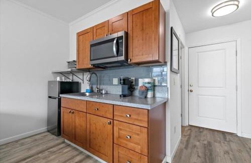 Wailuku Apartment | Oceanfront Unit 19 Maui Ohana Studio with Guest Rating 9/10